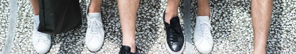 Dettagli di uomini che indossano fantasmini